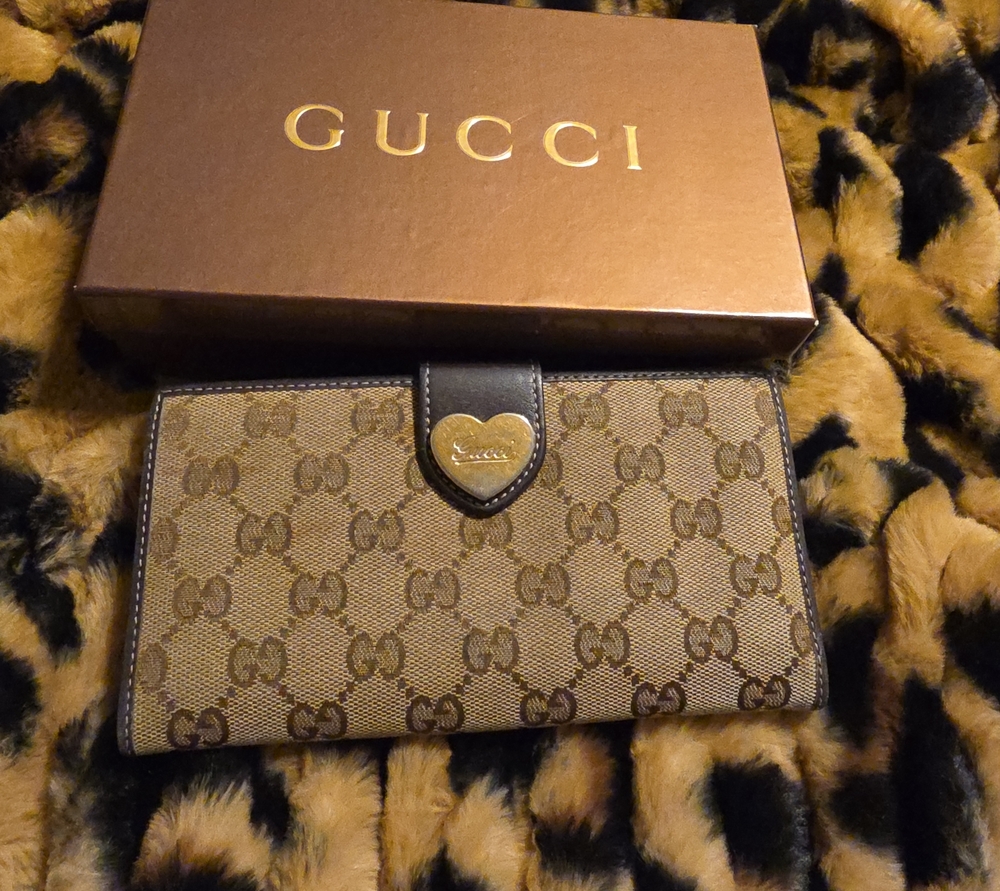 Gucci Beige/Brown GG Canvas Wallet with Gold Heart Closure